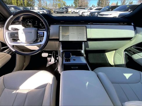 Used 2025 Land Rover Range Rover Long Wheelbase SE image 17