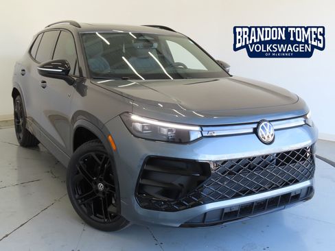 New 2026 Volkswagen Tiguan SE R-Line image 1