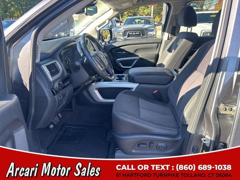 Used 2021 Nissan Titan SV w/ SV Convenience Package image 16