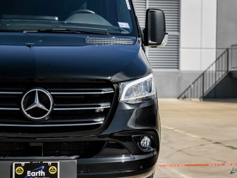 Used 2023 Mercedes-Benz Sprinter 3500 image 27