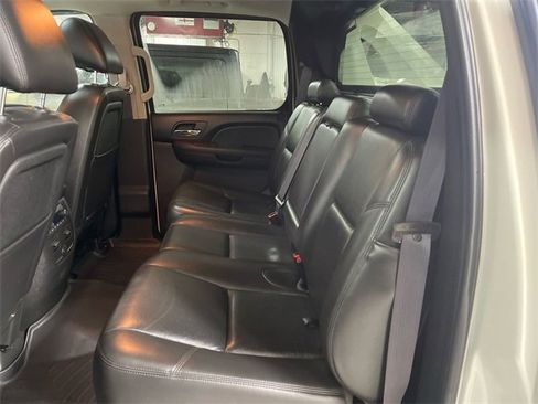 Used 2011 Chevrolet Avalanche LTZ image 23