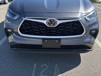 Certified 2024 Toyota Highlander XLE