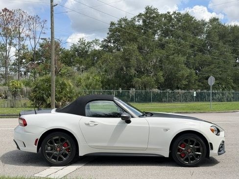Used 2018 FIAT 124 Spider Abarth w/ Convenience Group RWD image 6