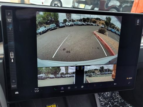 Used 2022 Tesla Model S image 18