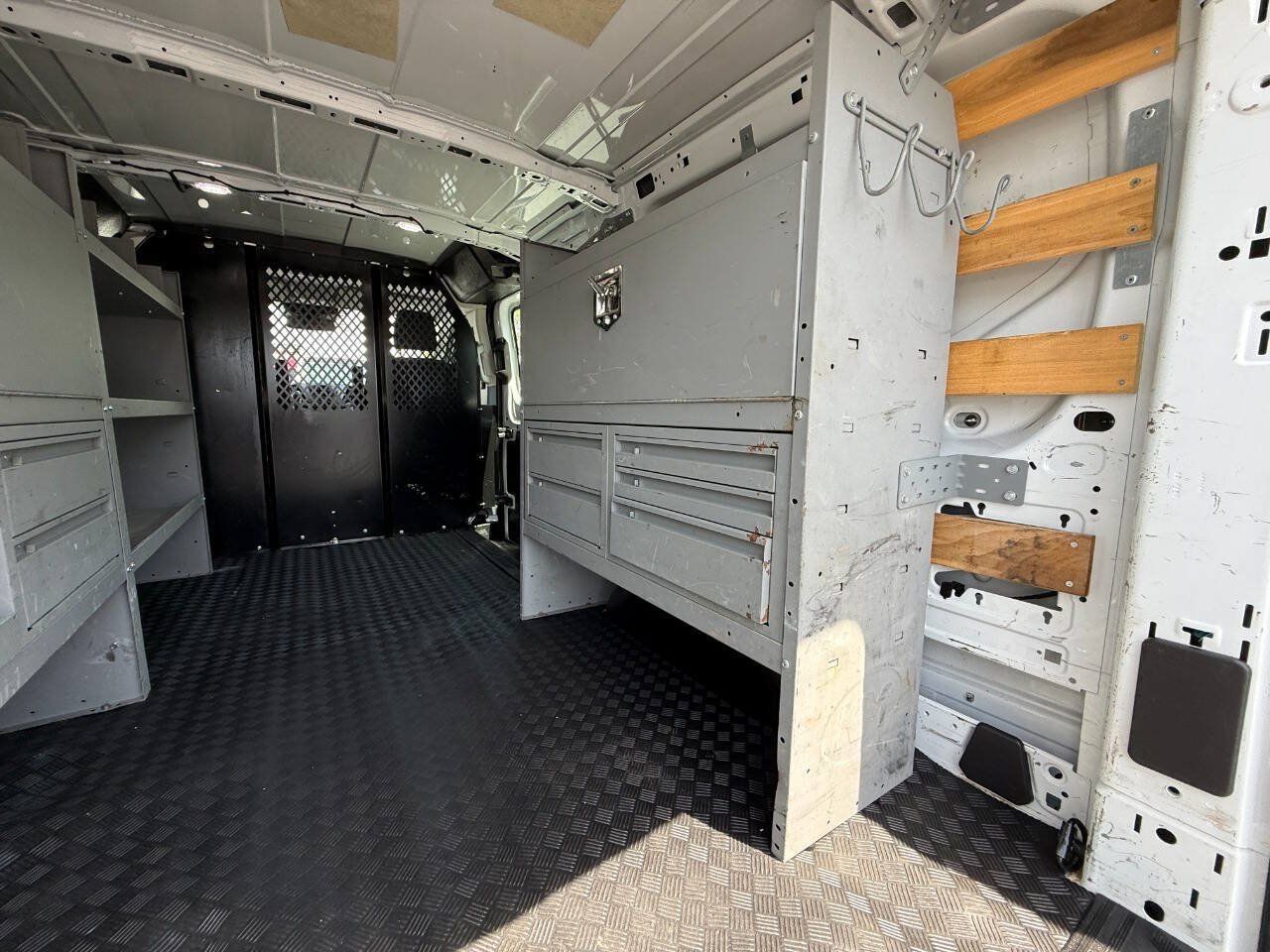 Used 2019 Ford Transit 250 130 Low Roof w/ Exterior Upgrade Package RWD image 25