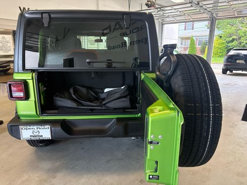Used 2025 Jeep Wrangler Sport AWD/4WD image 16