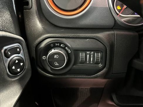 Used 2021 Jeep Gladiator Mojave AWD/4WD image 16