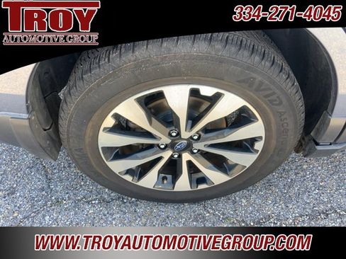 Used 2017 Subaru Outback 2.5i Limited image 19