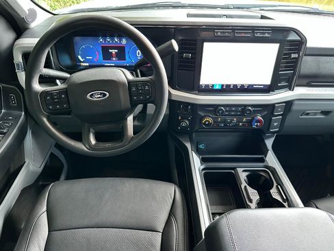 Used 2023 Ford F250 XLT w/ Black Appearance Package AWD/4WD image 28