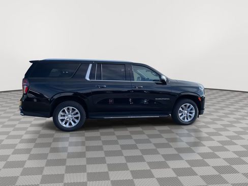 Used 2024 Chevrolet Suburban Premier image 9