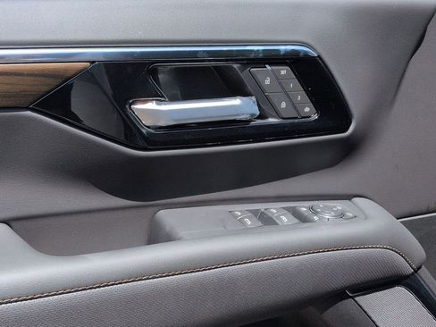 New 2026 Chevrolet Tahoe High Country w/ Sun And Tow Package AWD/4WD image 9