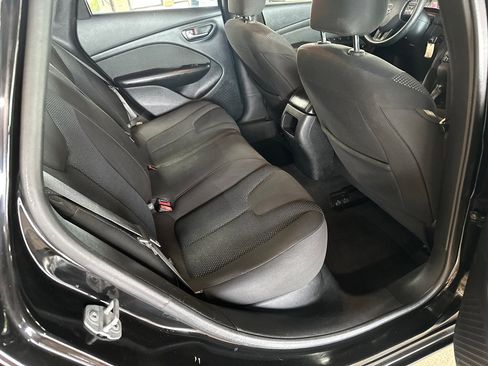 Used 2016 Dodge Dart SE w/ Convenience Group FWD image 12