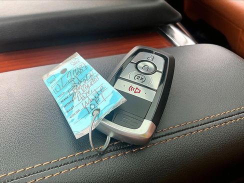 Used 2021 Lincoln Navigator L Reserve w/ Luxury Package image 10