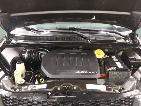 Used 2018 Dodge Grand Caravan SE FWD image 23