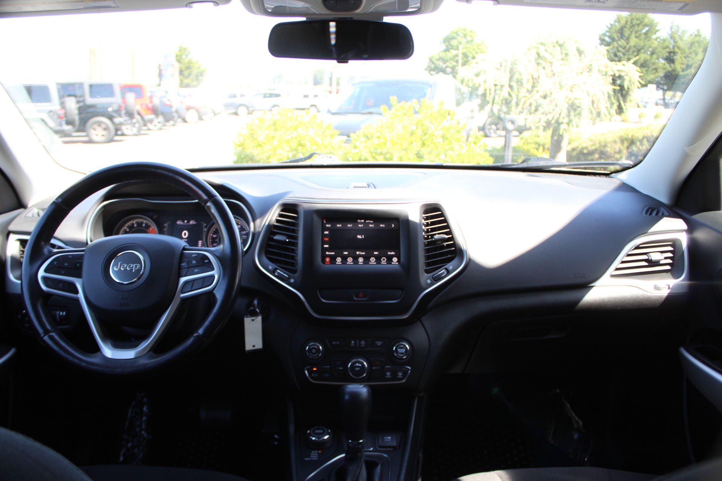 Used 2019 Jeep Cherokee Sport AWD/4WD image 26