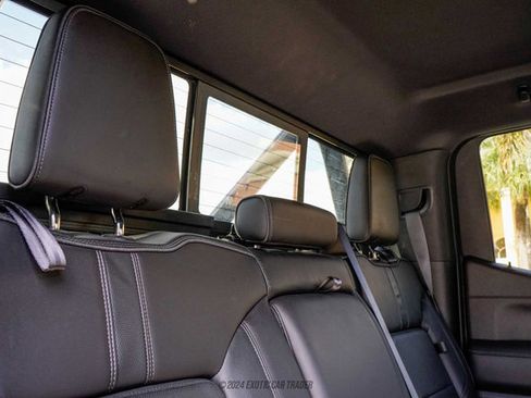 Used 2019 Chevrolet Silverado 1500 High Country w/ Technology Package AWD/4WD image 45