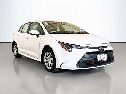 New 2025 Toyota Corolla LE image 3