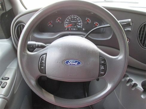 Used 2003 Ford E-450 and Econoline 450 image 29