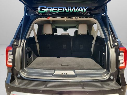 Used 2022 Ford Expedition Max Limited image 6