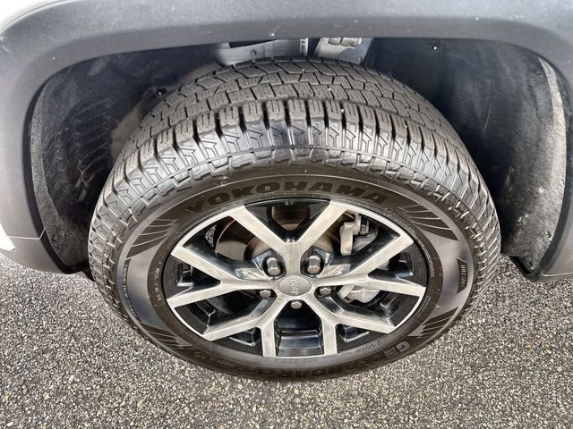 Used 2024 Jeep Grand Cherokee Limited AWD/4WD image 10