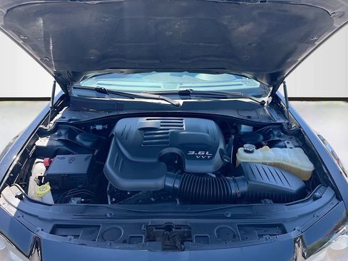 Used 2020 Chrysler 300 Touring w/ Sport Appearance Package RWD image 27