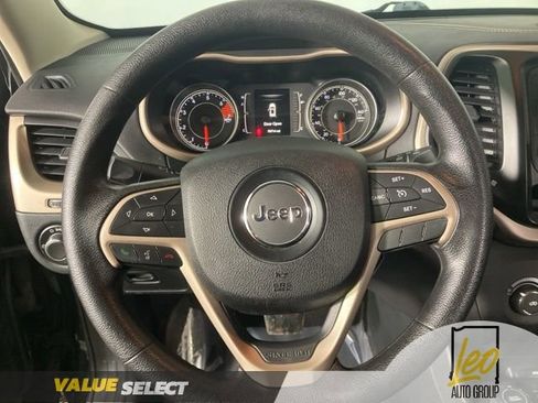 Used 2016 Jeep Cherokee Sport AWD/4WD image 12