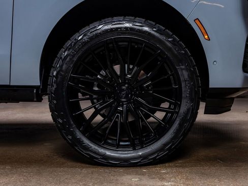 Used 2025 Lincoln Navigator L Reserve w/ Jet Appearance Package image 12