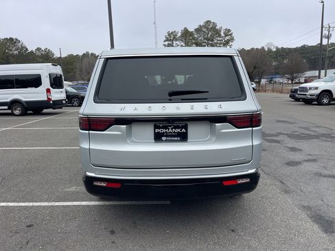 Used 2024 Jeep Wagoneer Series II image 6