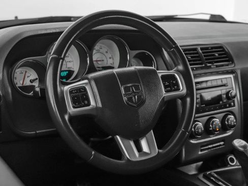 Used 2014 Dodge Challenger R/T image 12