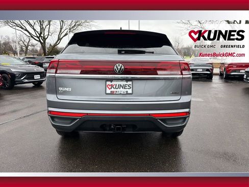 Used 2025 Volkswagen Atlas Cross Sport SE AWD/4WD image 8