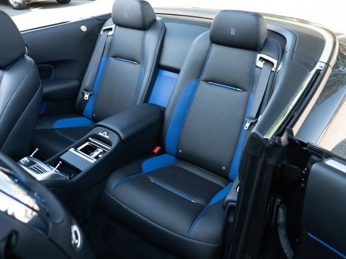 Used 2017 Rolls-Royce Dawn RWD image 24