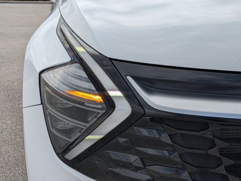 Certified 2023 Kia Sportage SX image 10