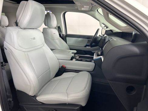 New 2026 Ford Expedition Platinum w/ Driver's Package image 28