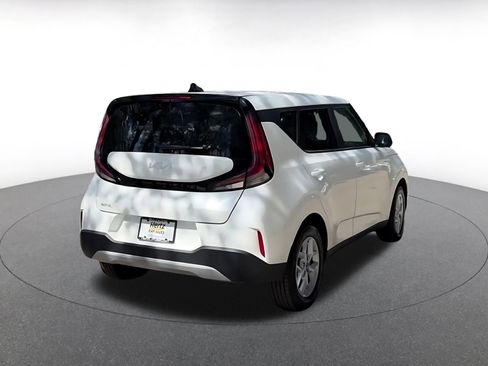 Used 2025 Kia Soul LX w/ LX Technology Package FWD image 15
