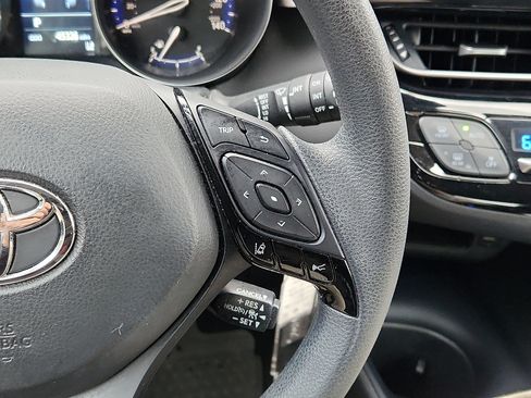 Used 2021 Toyota C-HR LE image 24