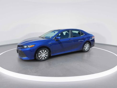 Certified 2018 Toyota Camry LE w/ Audio Package FWD image 4