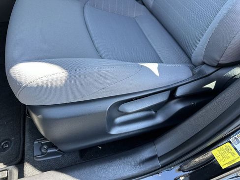 Used 2023 Toyota Corolla SE w/ Carpet Mat Package (TMS) image 12