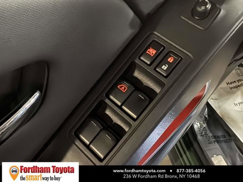 Used 2022 Nissan Frontier PRO-4X image 16