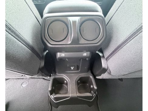 Used 2026 Jeep Wrangler Unlimited Sahara AWD/4WD image 28