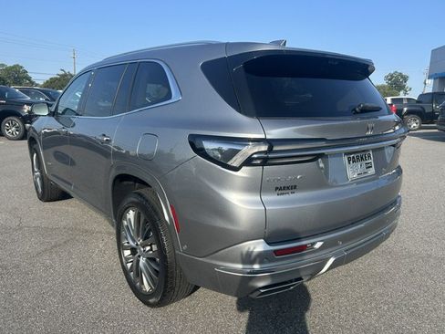 Used 2025 Buick Enclave Avenir w/ Super Cruise Package FWD image 2