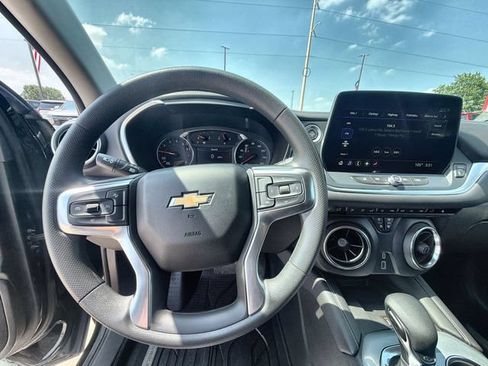 Certified 2024 Chevrolet Blazer LT w/ Convenience Package FWD image 11
