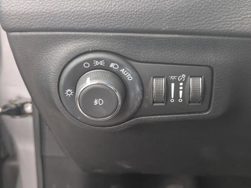 Used 2018 Jeep Compass Limited w/ Navigation Group AWD/4WD image 20