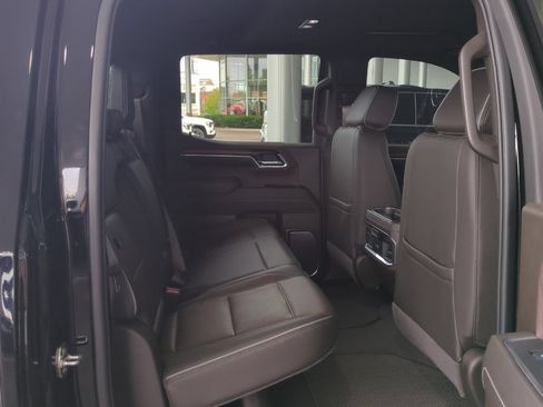Used 2025 GMC Sierra 1500 Denali w/ Denali Reserve Package AWD/4WD image 17