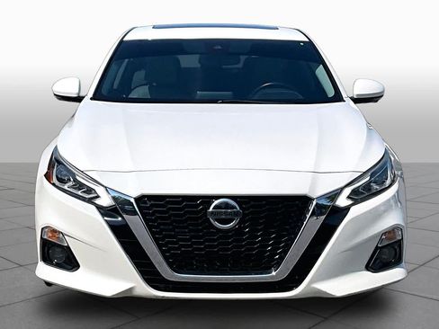 Used 2020 Nissan Altima 2.0 Platinum FWD image 3