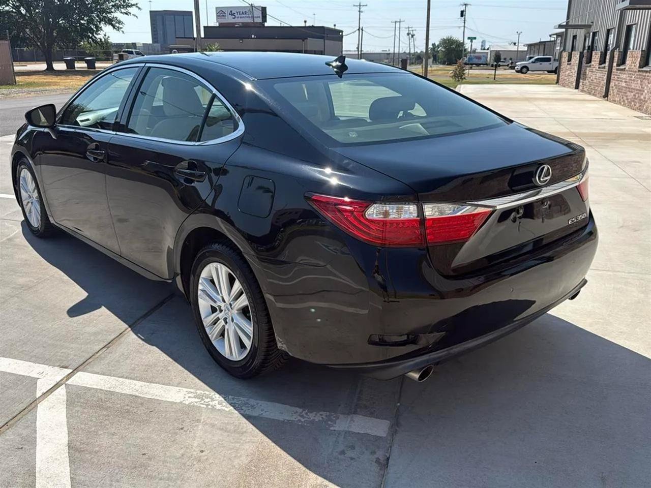 Used 2014 Lexus ES 350 w/ Premium Package FWD image 14