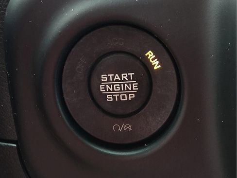 Used 2022 Jeep Wrangler Unlimited Sahara AWD/4WD image 17