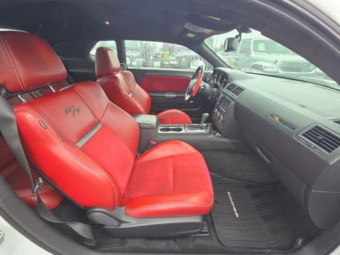 Used 2014 Dodge Challenger R/T image 12