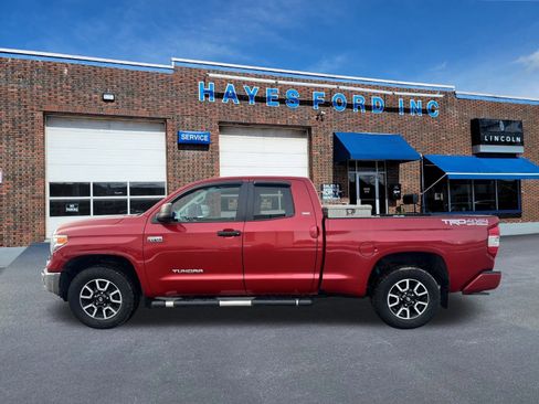 Used 2016 Toyota Tundra SR5 image 2