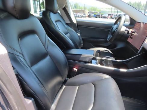 Used 2020 Tesla Model 3 Standard Range Plus RWD image 26