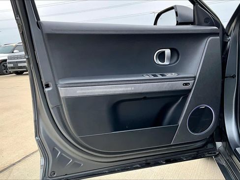 Used 2023 Hyundai Ioniq 5 Limited image 21